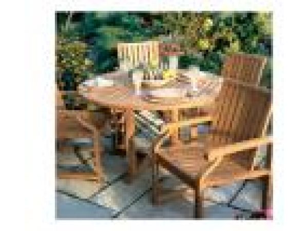 ESSEX dining tables