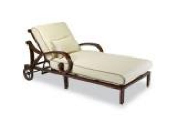Adelante Chaise Lounge