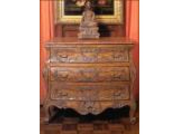9701  Large Dupont Chest