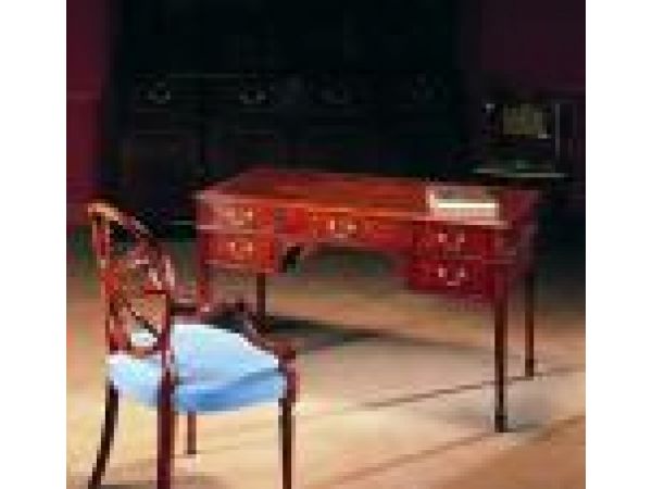 1925 - Sheraton-style mahogany five-drawer kneehol