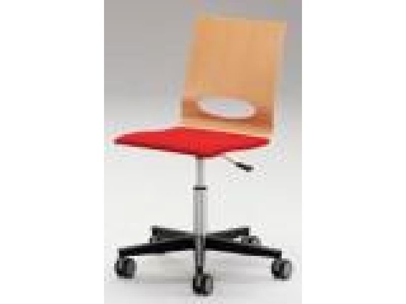 3195 Minus chair w. crossb. castors, upholstered s