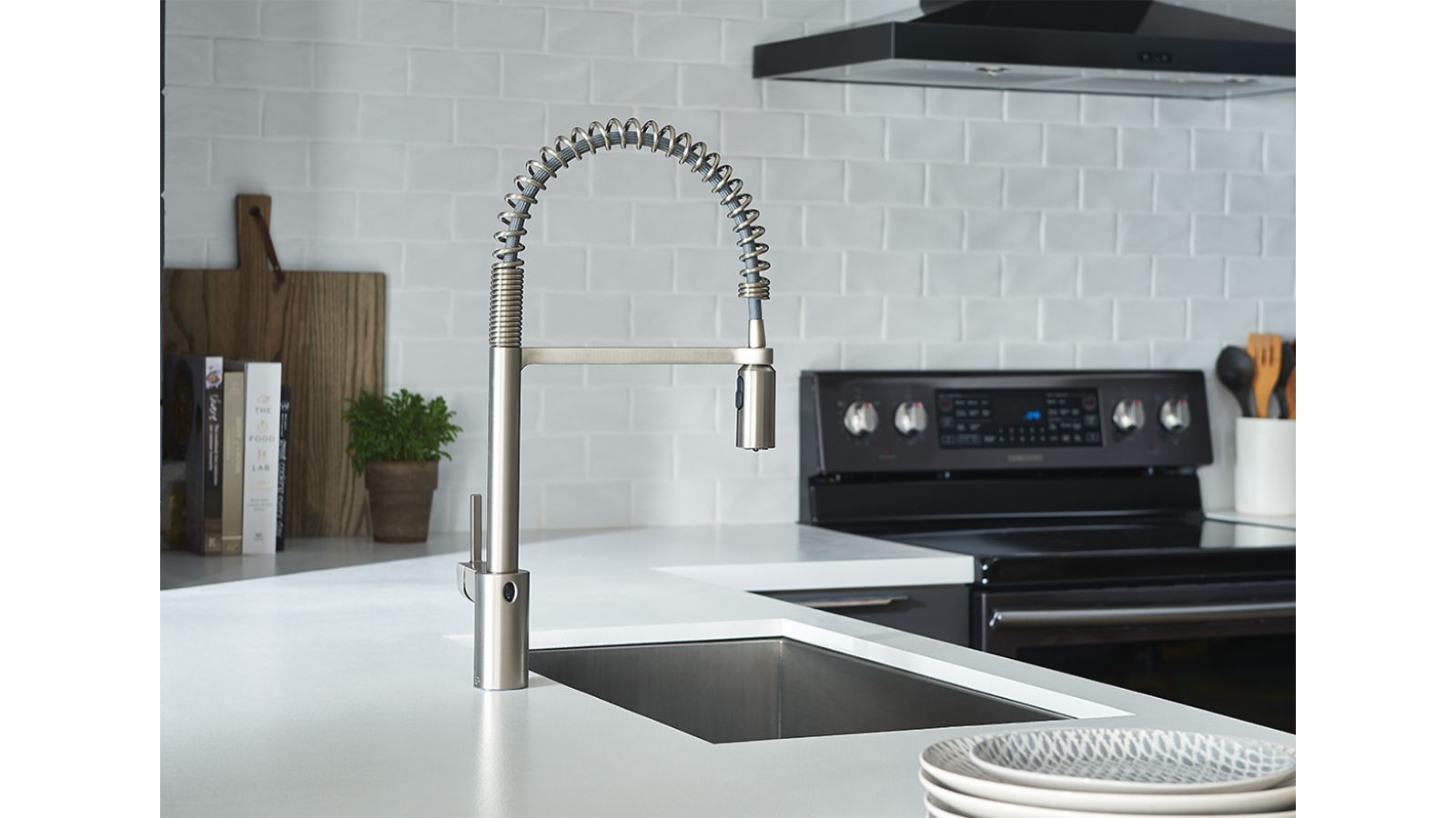 Align® Pre-Rinse Spring Pulldown Kitchen Faucet with MotionSense Wave™