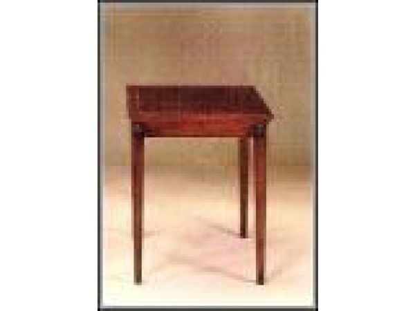 7020 CLASSIC END TABLE