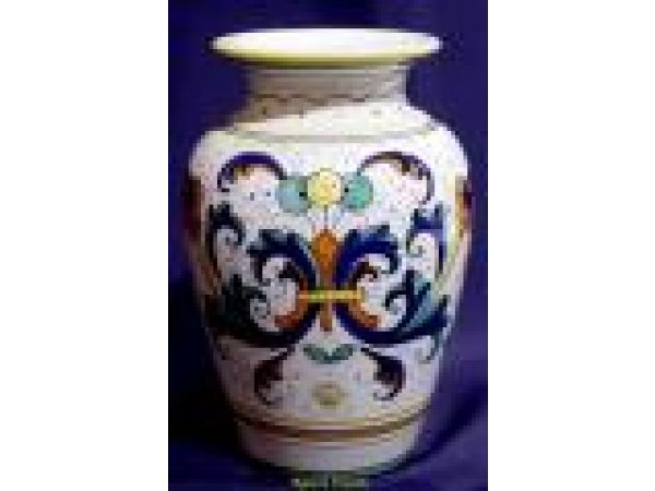 919/20 8'' Vase - Deruta Antica