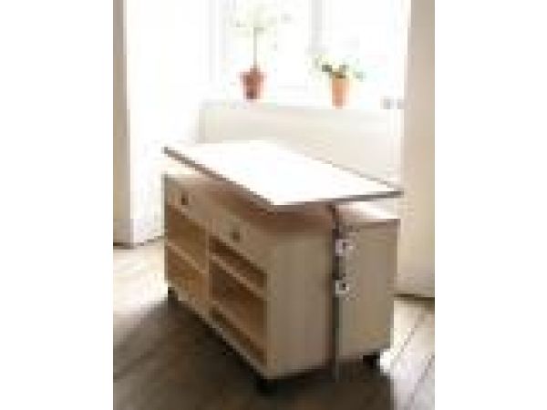Roma Mobile in birch with extra drawer and shelf