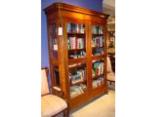 bookcase_antique