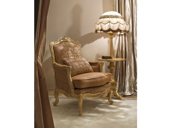 Italian carved chair in leather