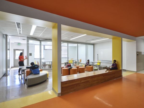 De Zavala Elementary School features Rockfon ceiling systems