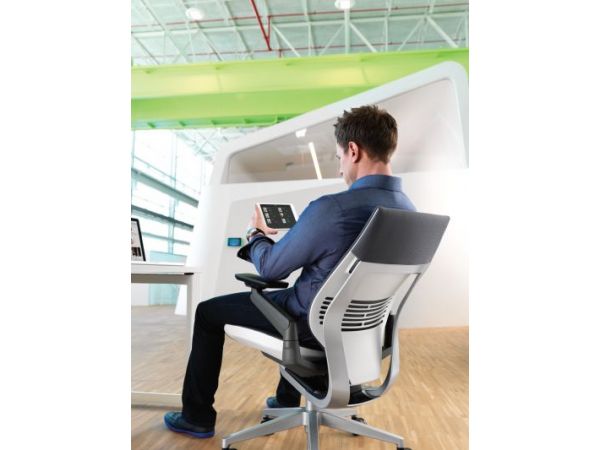 Steelcase Global Study Uncovers New Postures Driven By Mobile Technology