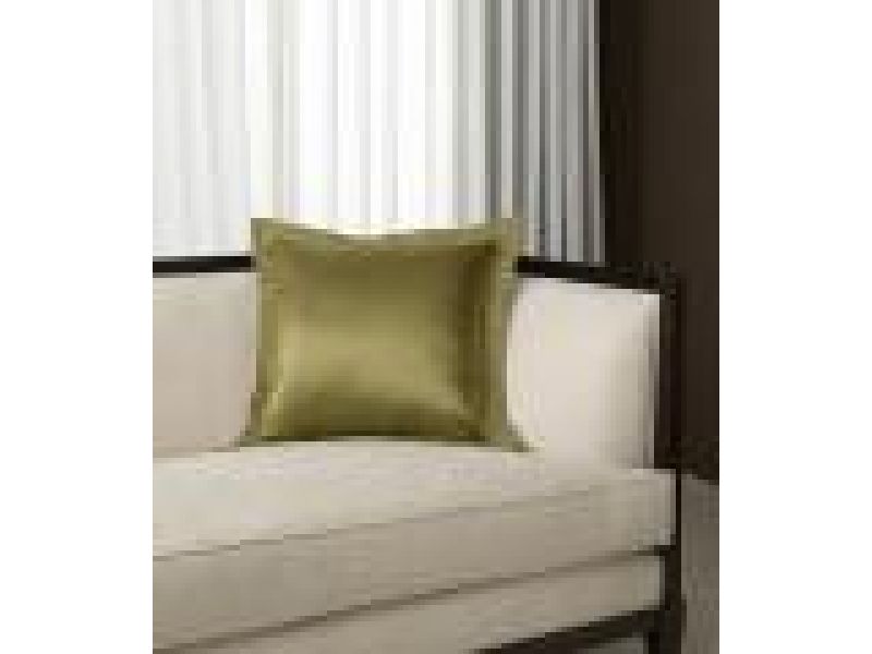 Throw Pillow With Flange