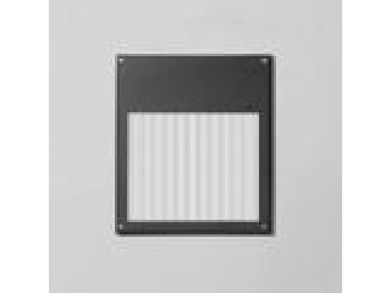 Recessed wall with linear spread diffuser