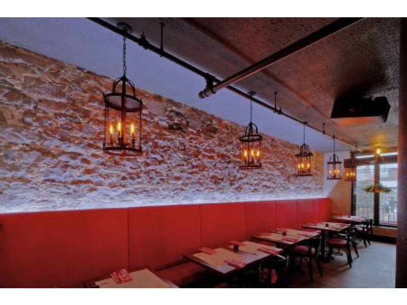 Traditional Italian Restaurant Emerges with Contemporary Style Thanks to Custom Lighting