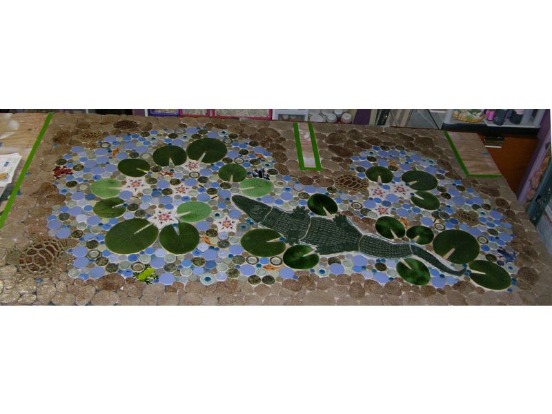 Alligator mosaic (shaped) ceramic tile floors