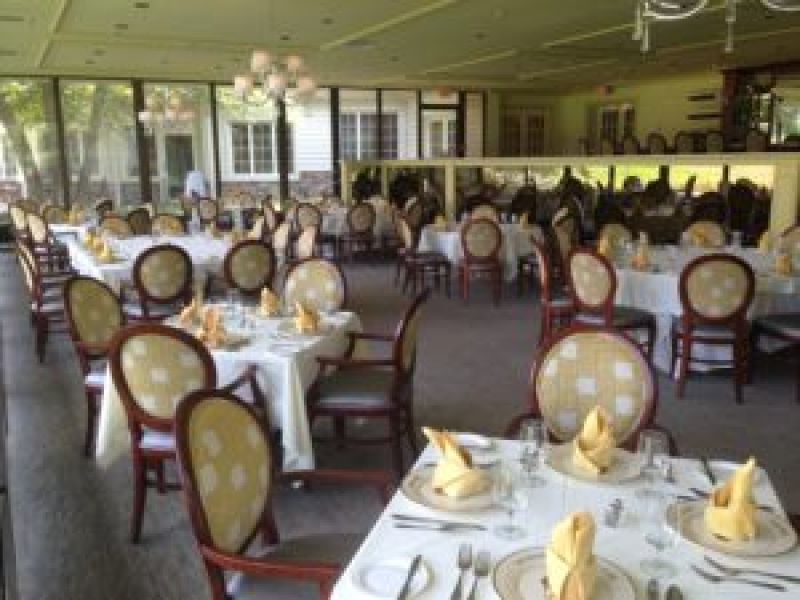 Custom Dining, Restaurant Chairs and Seating