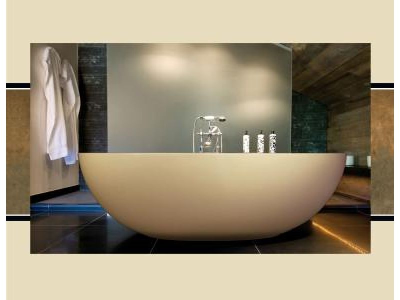 T and L Imperia Bathtub in Recylced Material
