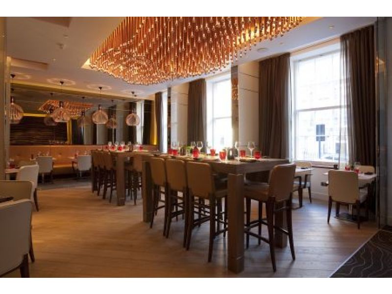 The Montcalm Restaurant / Bespoke lighting solution for restaurant