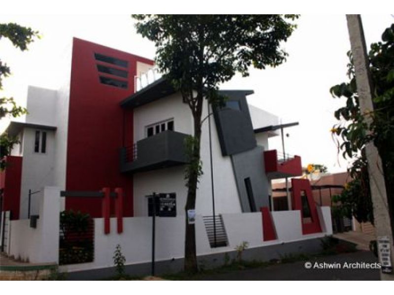 Anoop\\\'s Duplex House In Bangalore by Ashwin Architects