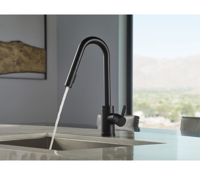Amalfi™ Single Handle Pull-Down Kitchen Faucet